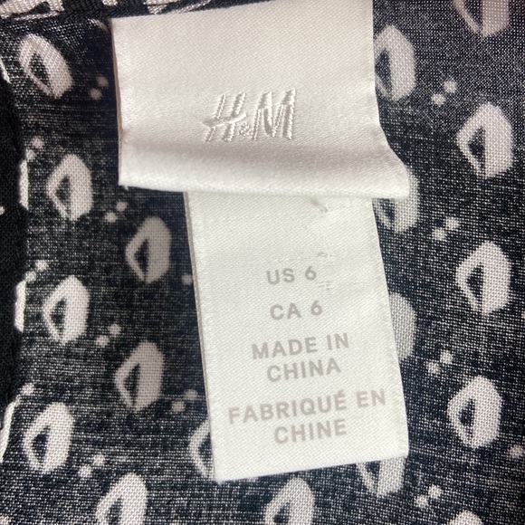 H&M Calf Length Black and White Patterned Dress with Elastic Waist - Picture 10 of 10